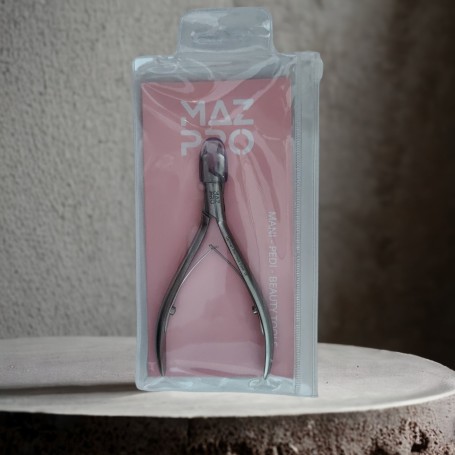 MAZ PRO CUTICLE NIPPER NAGELVELLENSCHAAR 5MM_SFEER.JPG