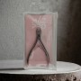 MAZ PRO CUTICLE NIPPER NAGELVELLENSCHAAR 3MM_SFEER.JPG